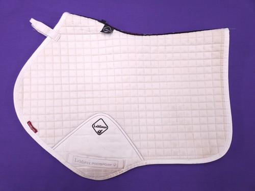 Full size mieux - mieux, close